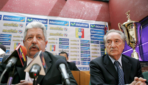 El presidente de la Federación de Fútbol de Venezuela, Rafael Esquivel (izda), y al vicepresidente de la misma, Eugenio Figueredo (dcha). EFE