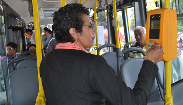El recorrido en el Sitramss cuesta $0.33, por tramo o recorrido completo desde Plaza Mundo, en Soyapango, hasta la plaza Salvador del Mundo, en San Salvador. /DEM