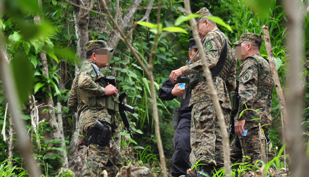 Seis pandilleros de la 18 murieron tras enfrentarse a militares en el cantón Miraflores de San Pedro Perulapán. /Ó.MACHÓN