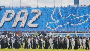 Mosaico-y-banda-Magico-Gonzalez