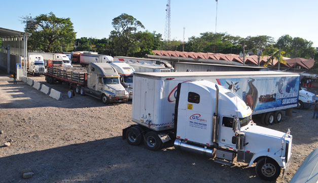 TRANSPORTE-CARGA-FURGONES-ADUANA