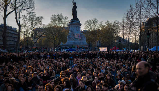 Noche en pie-paris-efe