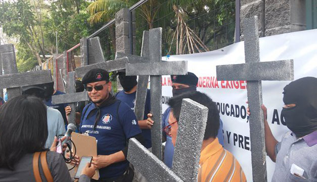 POLICIAS
