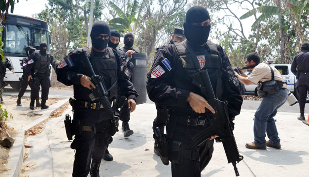 Policias-Santa-Cruz-Michapa