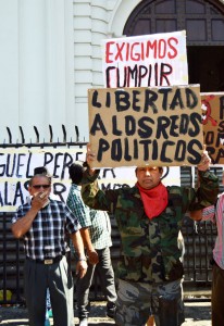 Protesta-de-veteranos-en-Catedral