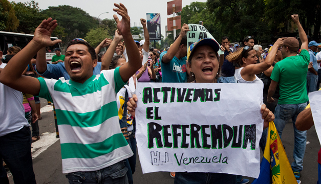 Opositores se manifiestan en apoyo de un referendo revocatorio que acortaría el mandato del presidente Nicolás Maduro. EFE