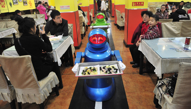 camareros robots-EFE