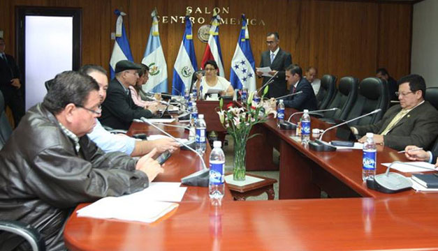 comision-politica