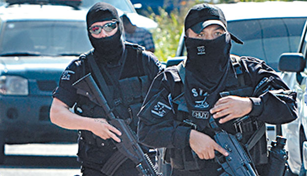 POLICIAS