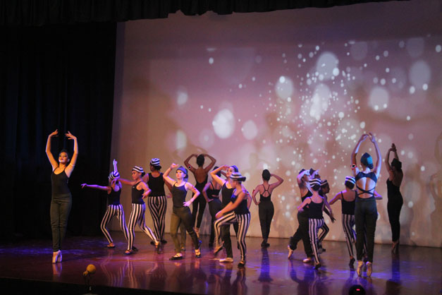 BALLET-HUMANUM-TEMPORE