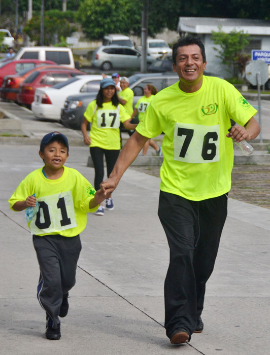 DIA-Padre-Giovani-y-su-hijo-David-Fernandez