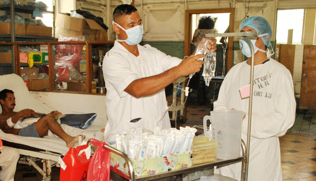 ENFERMERO-HOSPITAL-PACIENTE