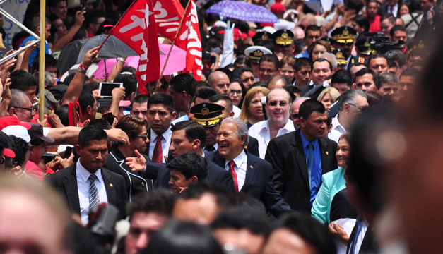 Salvador-Sanchez-Ceren-publico
