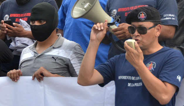 policias