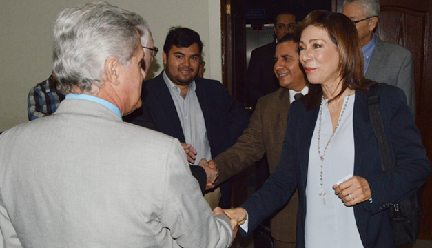Marcos-Rodriguez-Ana-Vilma-de-Escobar