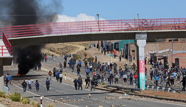 Enfrentamieto entre mineros bolivianos y Policia. EFE