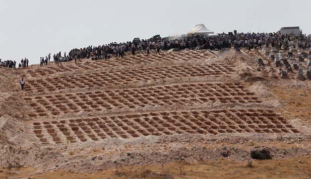 tumbas para victiams de turquia-efe