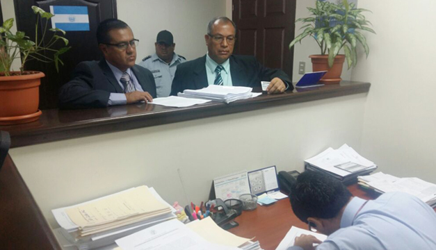 demanda-contra-alcalde-de-san-francisco-menendez