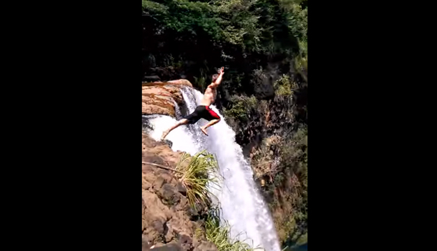 joven-lanzamiento-cataratas