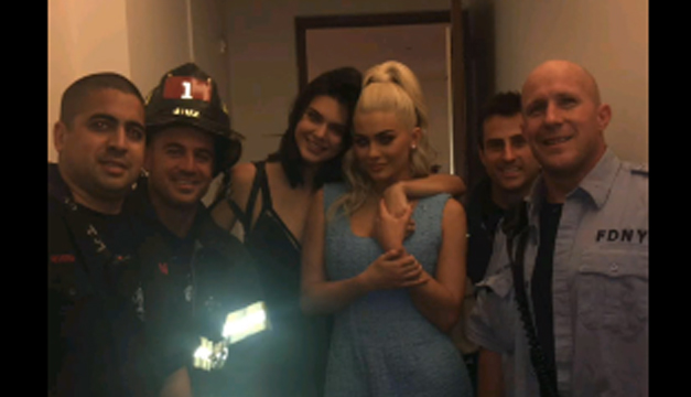 kylie-kendall-encerradas-en-elevador