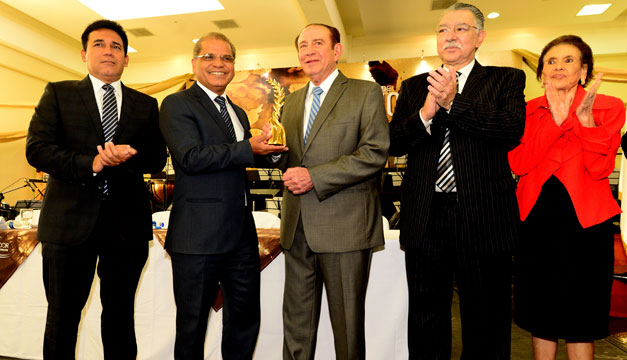 antonio-safie-premio-turismo