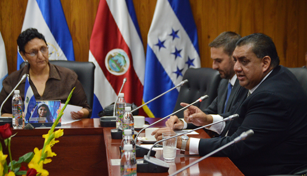 comision-politica-asamblea