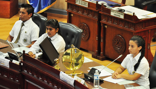 estudiantes-diputados-por-un-dia