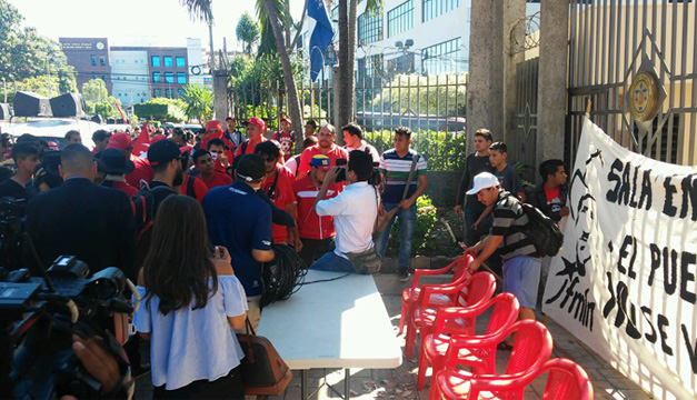 manifestantes-fmln