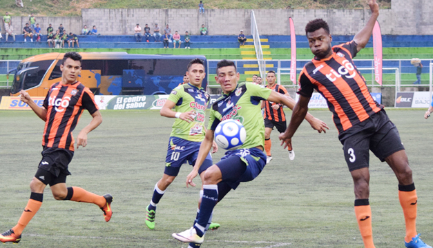 santa-tecla-vs-aguila