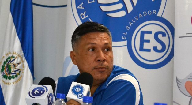 seleccion-de-futbol-playa-dt-rudis-gallo-jahir-m