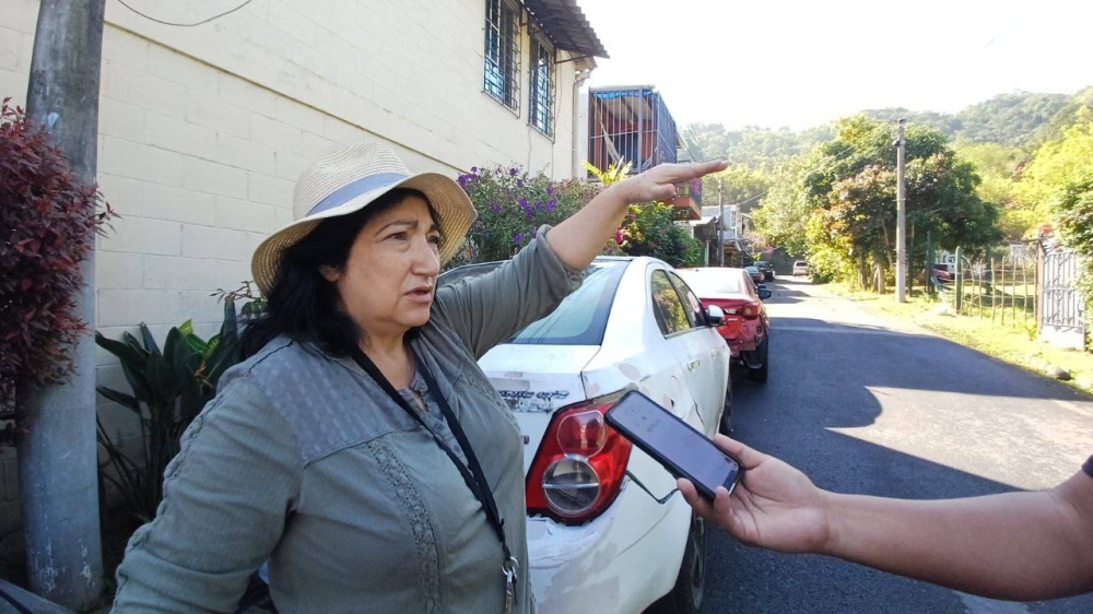 Doña Micaela recuerda las montañas de tierra que cayeron sobre sus vecinos. / Jessica Guzmán 