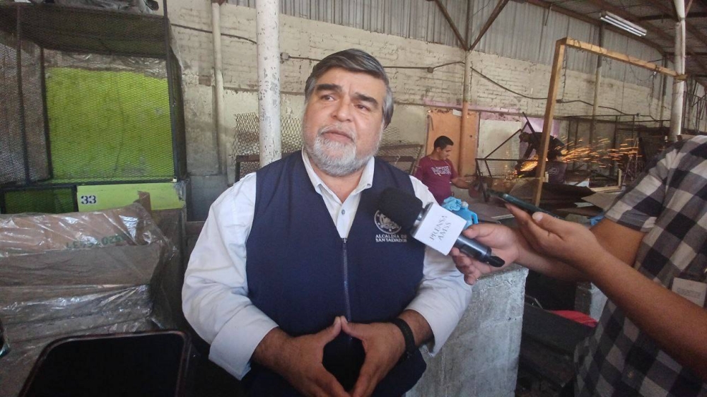 Irving Rodríguez, jefe de la Unidad de Comercio y Espacio Público de la Alcaldía aseguró que a todos se les han dado opciones. / Jessica Guzmán.