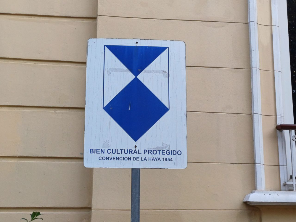 La Casa Dueñas está ubicada sobre la Alameda Juan Pablo II, en San Salvador Centro. / Jessica Guzmán.