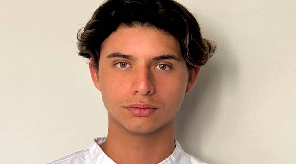 George Gómez también ha trabajado como modelo, llevando una dieta especial que le permitió crear postres sin azúcar.