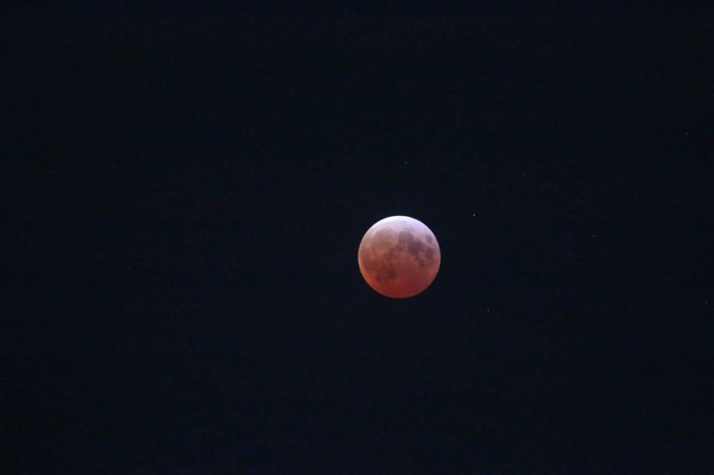 Eclilpse total de Luna el 14 de marzo de 2025.  Francisco Valle.