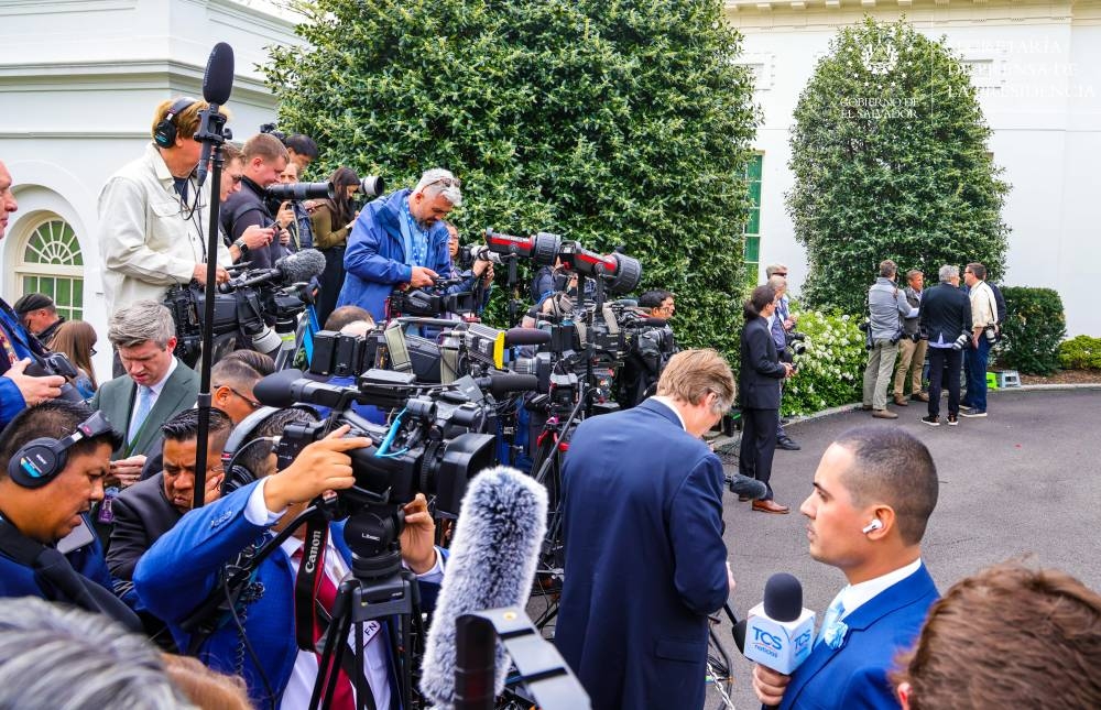 La reunión tuvo una gran cobertura de periodistas acreditados en la Casa Blanca. / Secretaría de Prensa