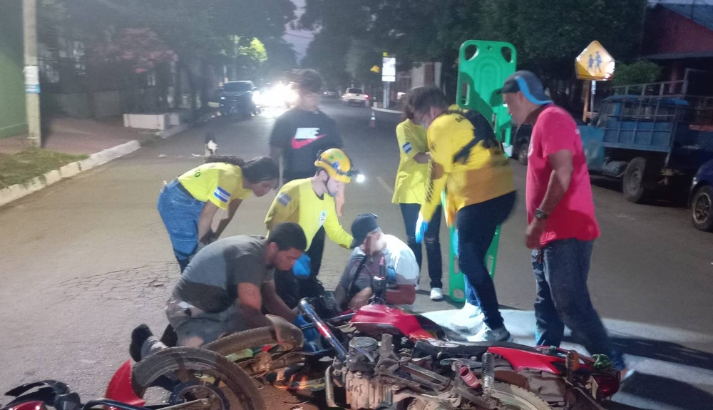 Un accidente en la carretera que de Tecoluca conduce a San Vicente dejó cinco personas lesionadas este domingo. /Comandos de Salvamento Zacatecoluca