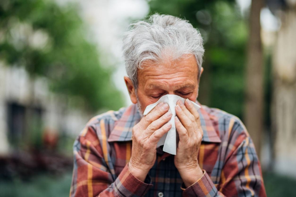 En menores de dos años, el virus sincitial respiratorio es la causa principal de neumonía, representando del 70% al 80% de los casos, seguido por el neumococo como la bacteria más frecuente. / Foto DEM.