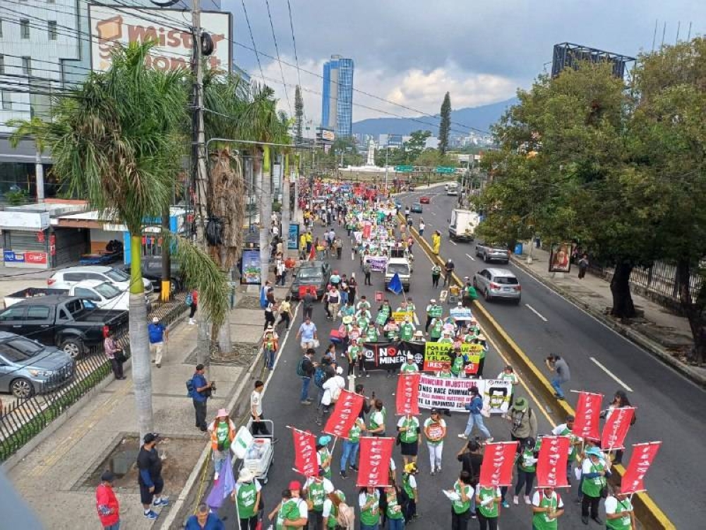La marcha recorrió la alameda Roosevelt en San Salvador / Foto Jessica Guzmán.