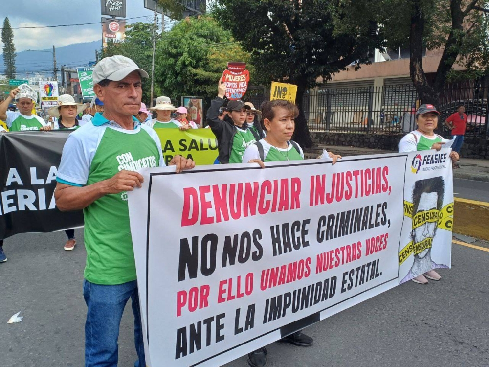 Sindicalistas protestaron contra la censura y la criminalización de los activistas. / Francisco Valle.