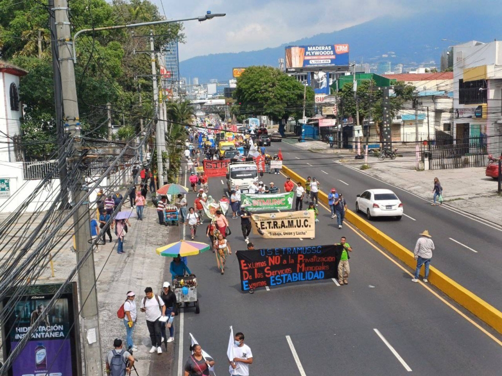 Sindicalistas participaron en la marcha de la Roosevelt. / Francisco Valle.