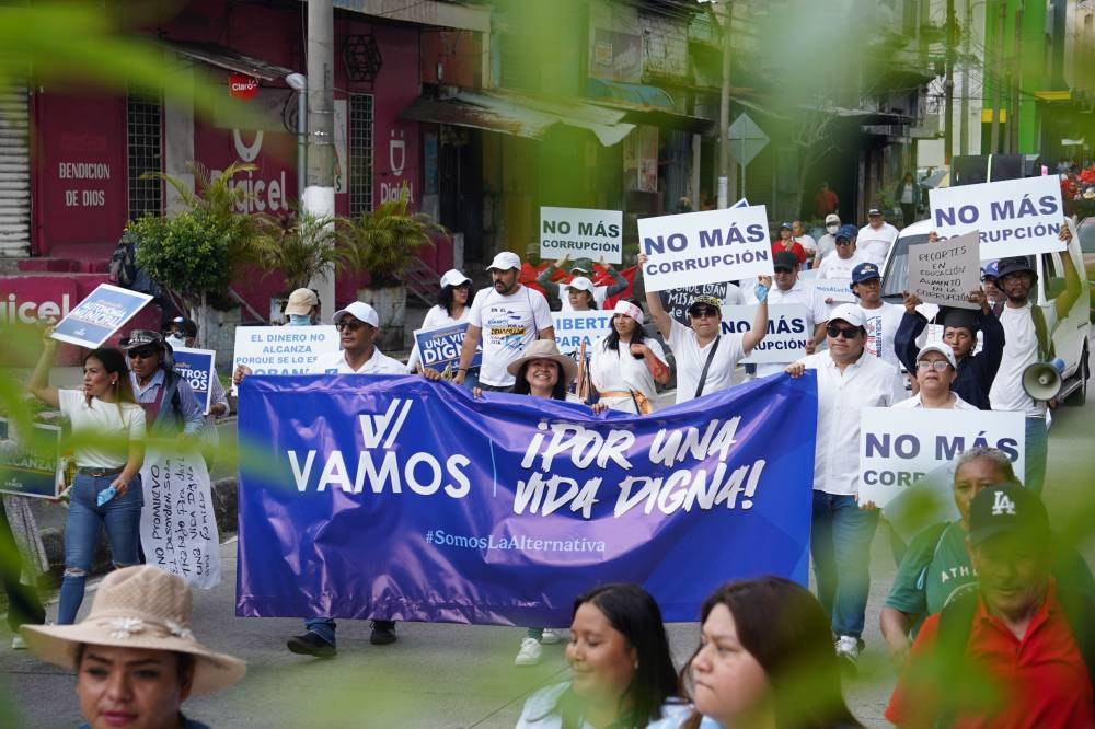 Cesia Rivas, diputada suplente de Vamos, en la marcha del 1 de mayo. / Cortesía.
