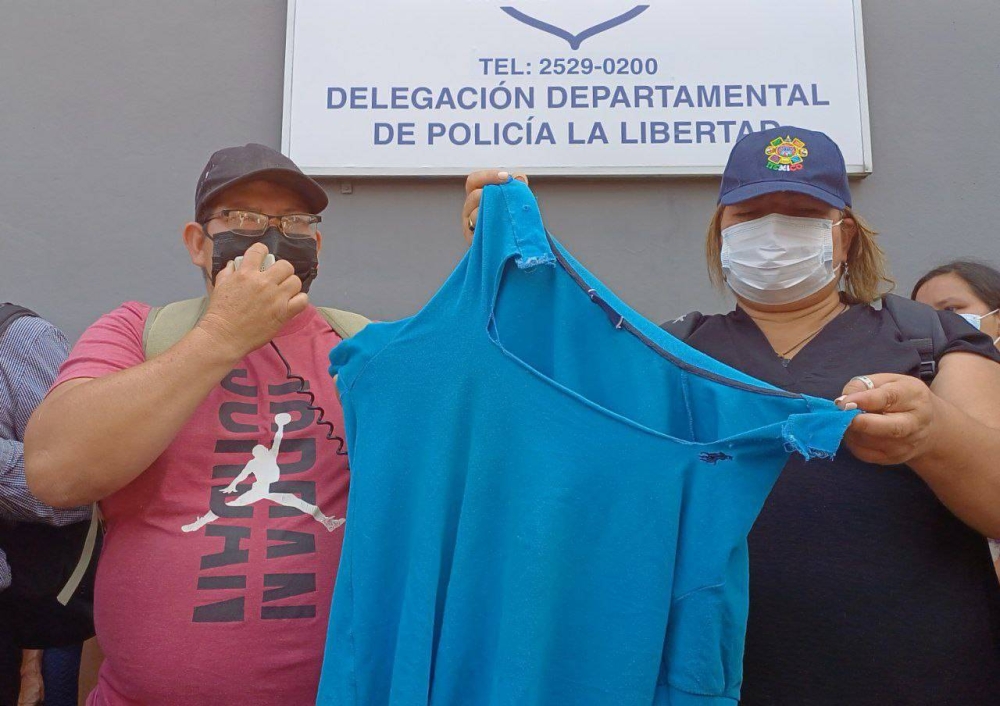 Los habitantes de la comunidad El Bosque indicaron que su único objetivo en la manifestación del lunes era encontrar el respaldo del presidente Bukele./ Dania Quehl. 