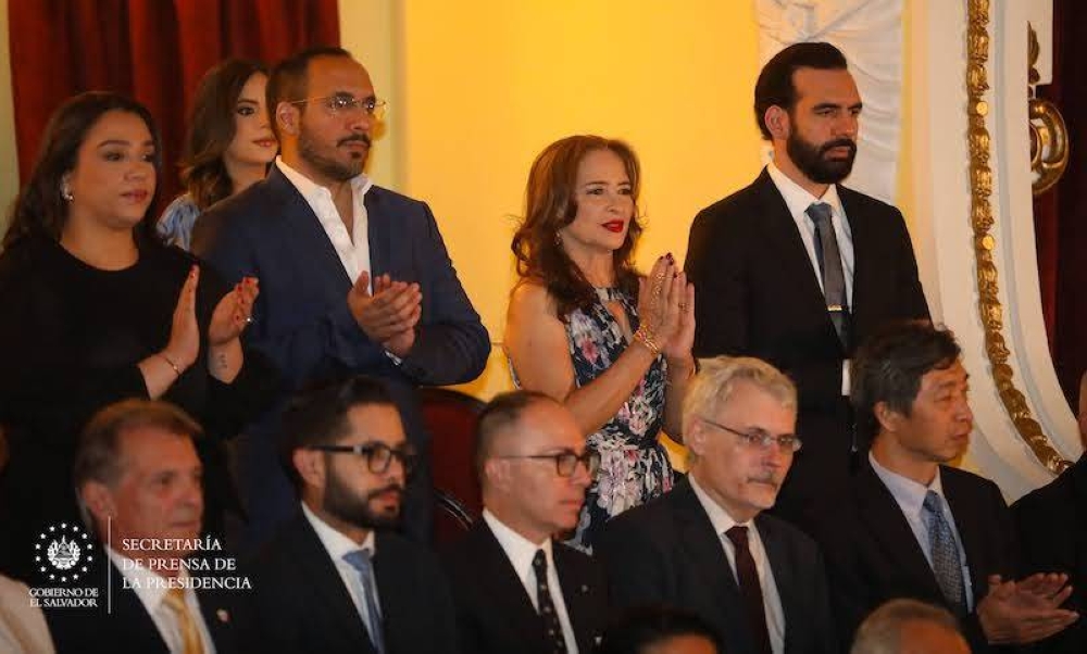 El embajador de Nicaragua, Luis Briones, y el de Japón, Yoshitaka Hoshino. / Prensa Presidencia.