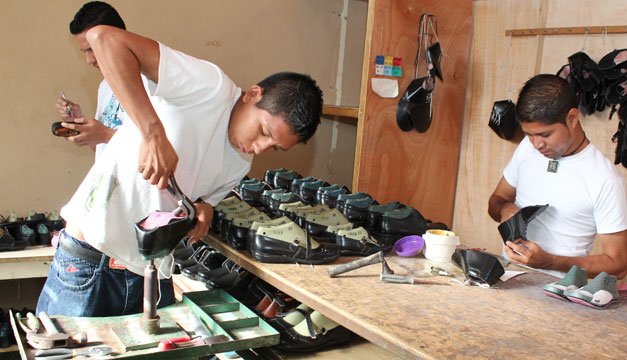 EMPLEO-JOVENES