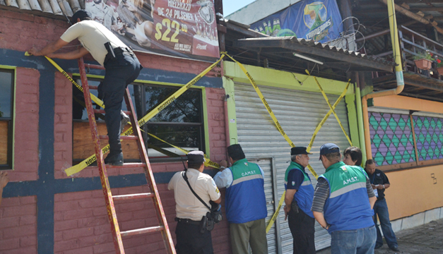 Cierre-de-bar-Santa-Tecla