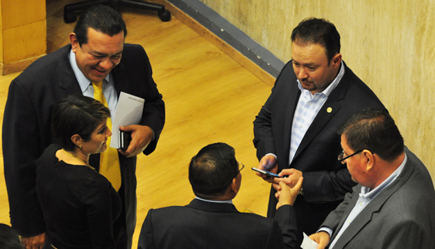 Diputados-Gana-y-Arena