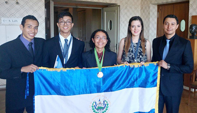 Salvadorenos-Olimpiada-de-Fisica
