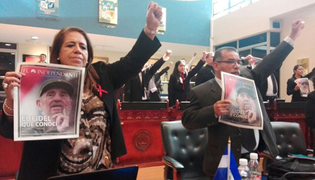 minuto-silencio-nidia-fidel