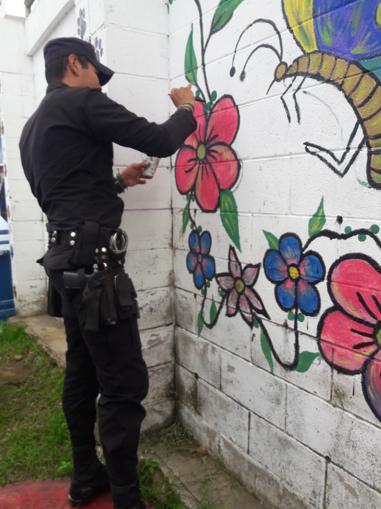 El policía runner salvadoreño que conquista las montañas El policía runner salvadoreño que conquista las montañas